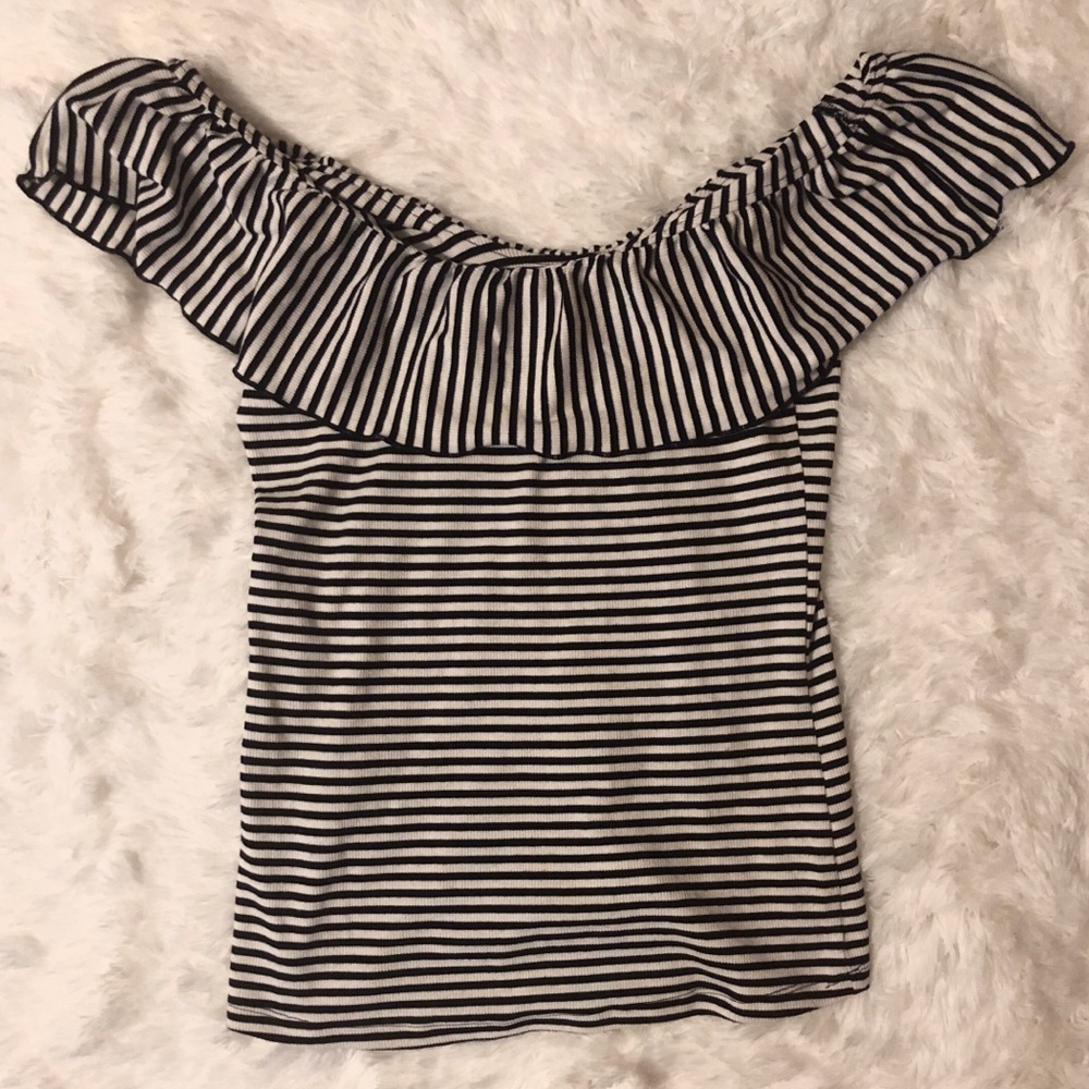 🌼 3 for 25$🌼 Off the shoulder top